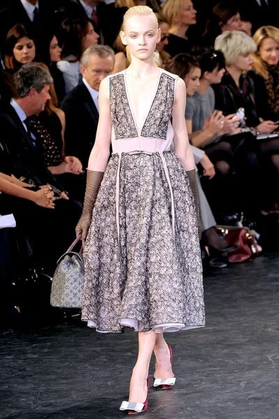 Look 4